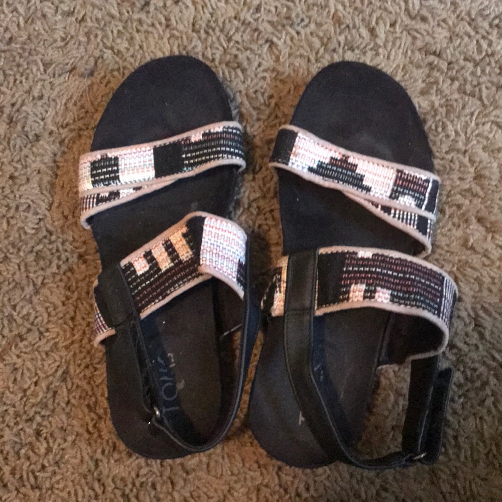 Toms Tierra sandals